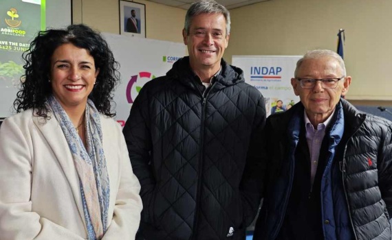 Carlos Meza, referente de Terragénesis, destacó el rol de la "Revitalización de la Tierra" en el Taller "Promotores para el Agro del Futuro" de INDAP